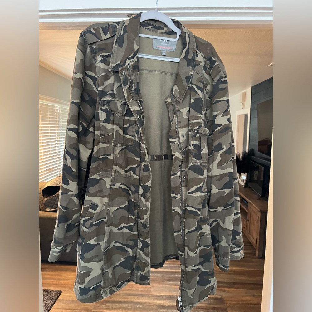 Torrid Size 4 Camouflage Utility Jacket